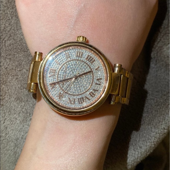 Michael Kors Rose Gold Watch - Picture 3 of 3